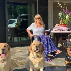 Meet your Posher, Sharon